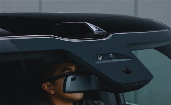 为何不学特斯拉弃用激光雷达 Rivian CEO：成本低 可补足摄像头短板